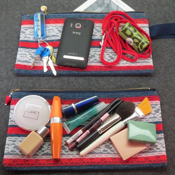 Set of 2 Denim Cosmetic Bags Travel Totes Red White Lace NEW with Tags - Picture 6 of 6